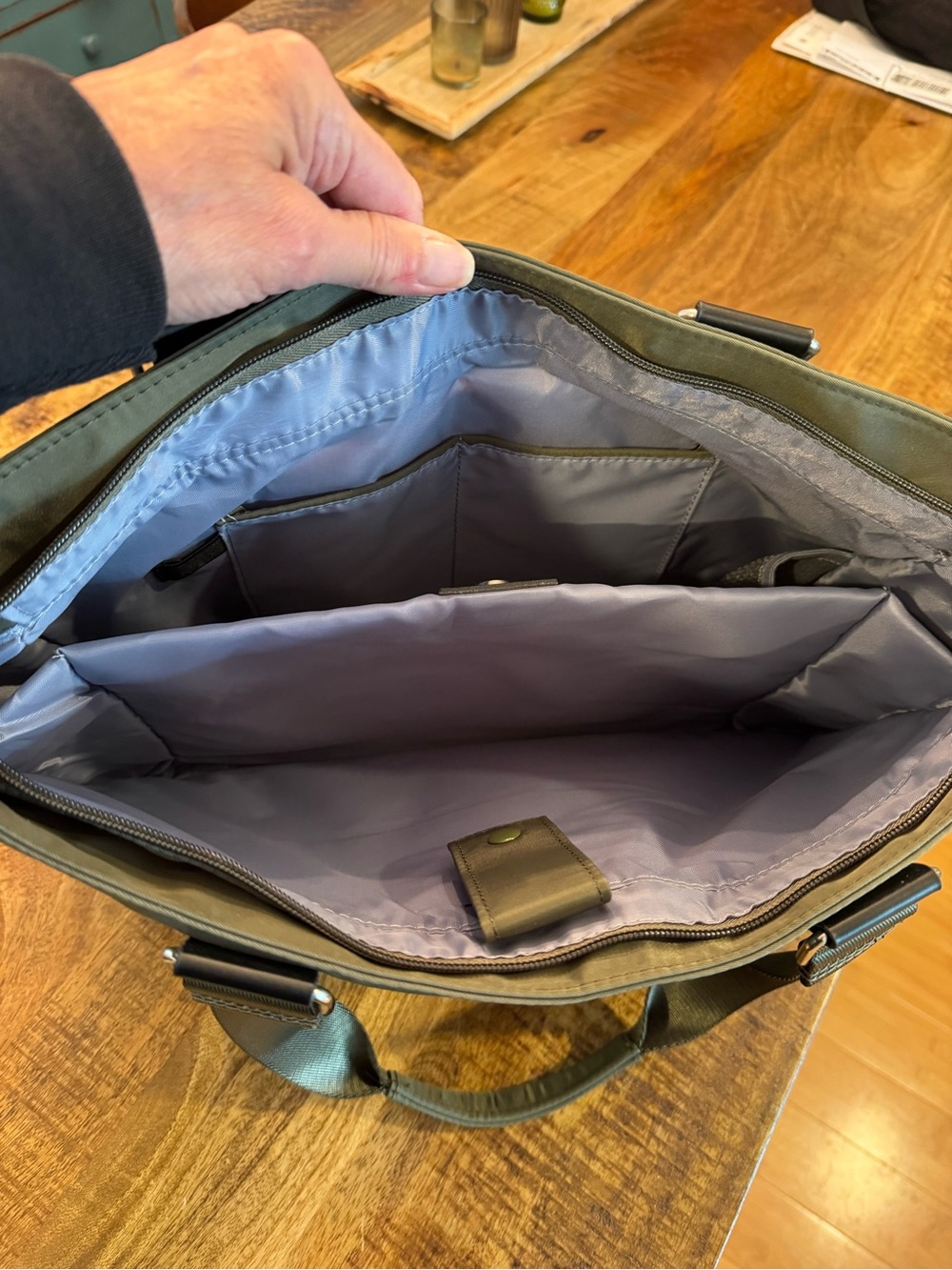 Ihkwip TSV Cargo catchall with 2 straps. NWOT - Picture 4 of 8